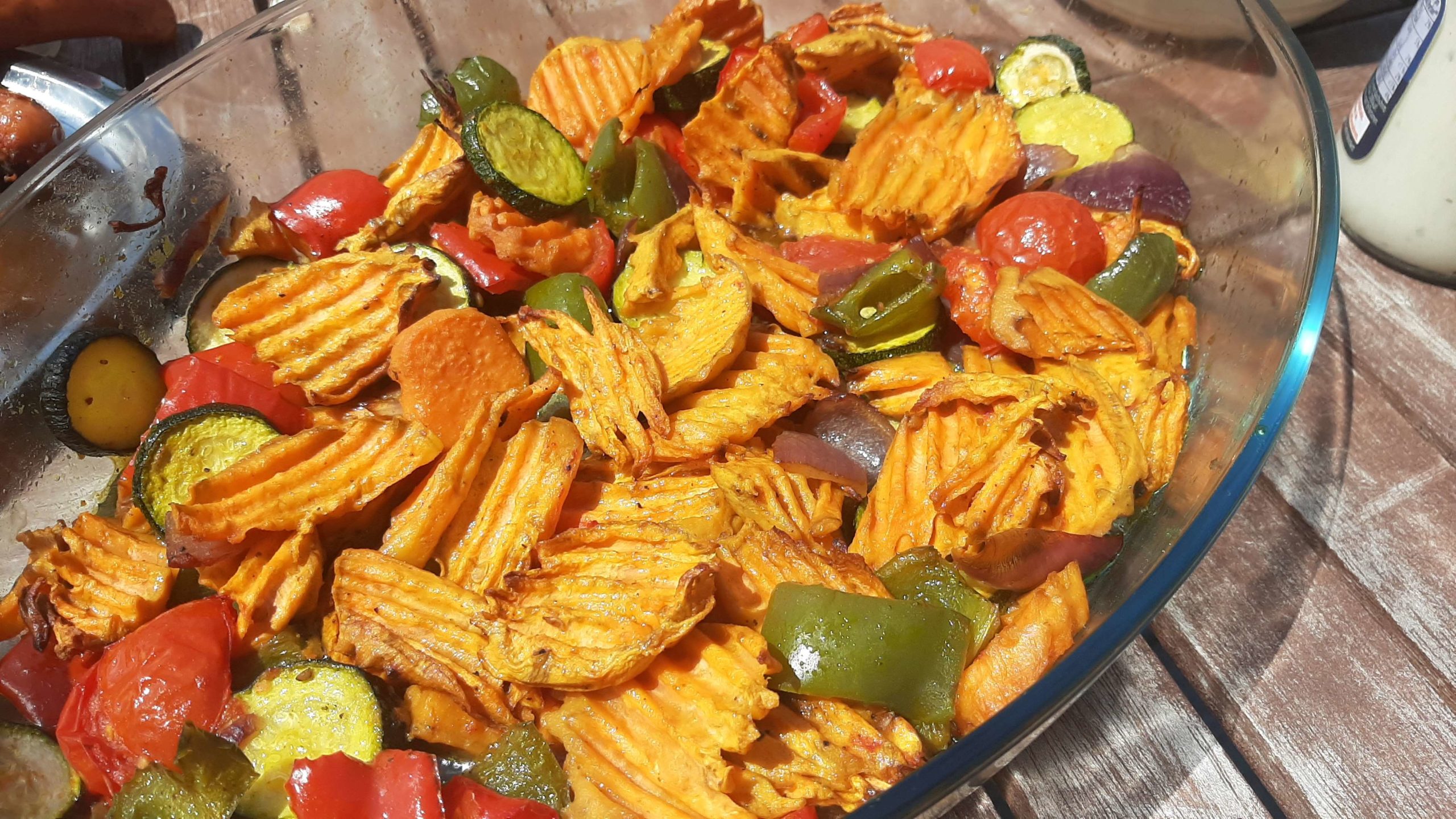 Grillgemüse aus dem Ofen: Zucchini, Süßkartoffeln, Paprika und Zwiebeln mit Westernkartoffelsalz von Löffler-Ei gewürzt